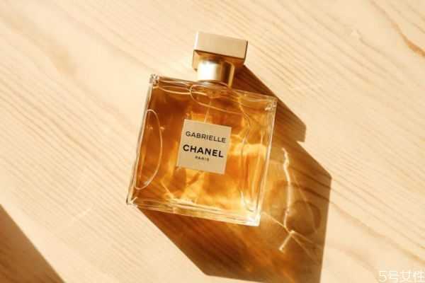 香水喷多了熏人怎么办