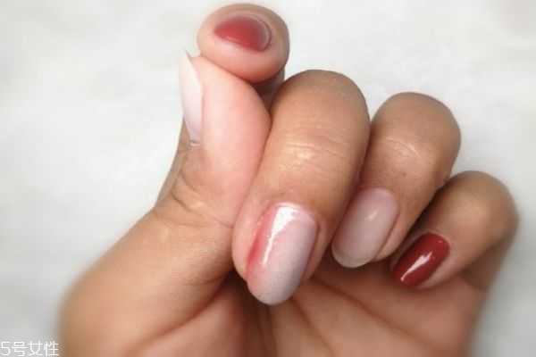 夏季晕染美甲教程 晕染渐变美甲教程步骤