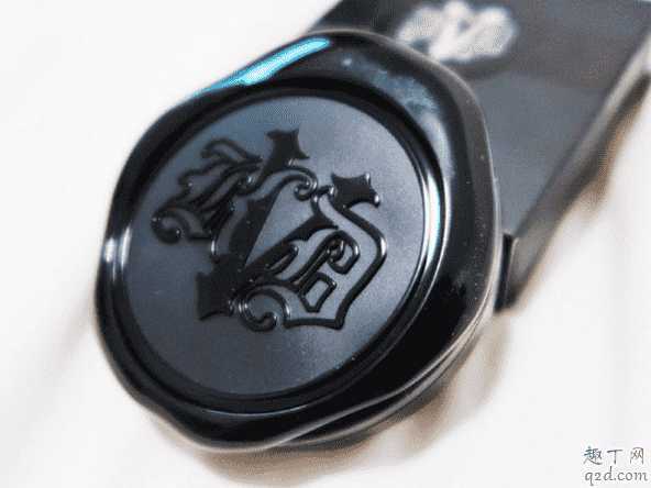 KVD粉饼可以干湿两用吗？kat von d粉饼怎么样好用吗