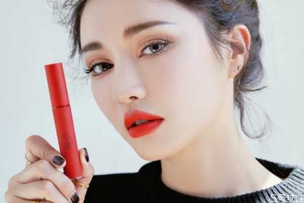 3ce丝绒唇釉和云朵唇釉哪个好