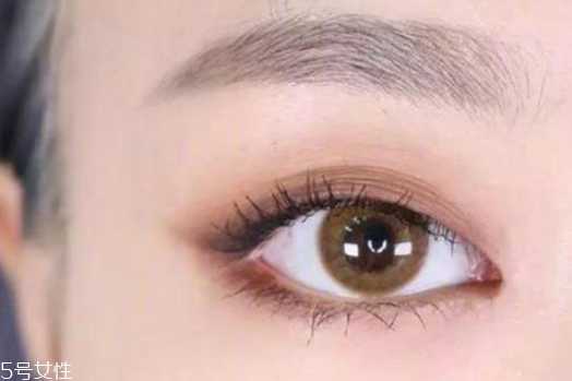 眼妆与唇妆怎么搭配？眼妆的画法