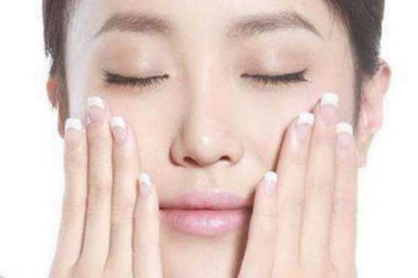 熬夜起痘痘能挤吗