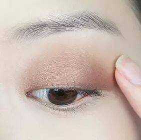 3款适合单眼皮的眼妆画法，拯救手残党！ 