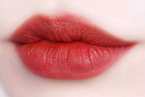 哪个牌子的烂番茄色口红比较好? 哪个牌子的烂番茄色口红比较好?