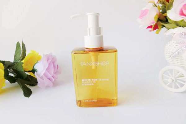 卸妆油能不能卸指甲油 卸妆油能不能卸指甲油