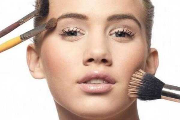 如何补妆才自然?各种肤质如何补妆 如何补妆才自然?各种肤质如何补妆