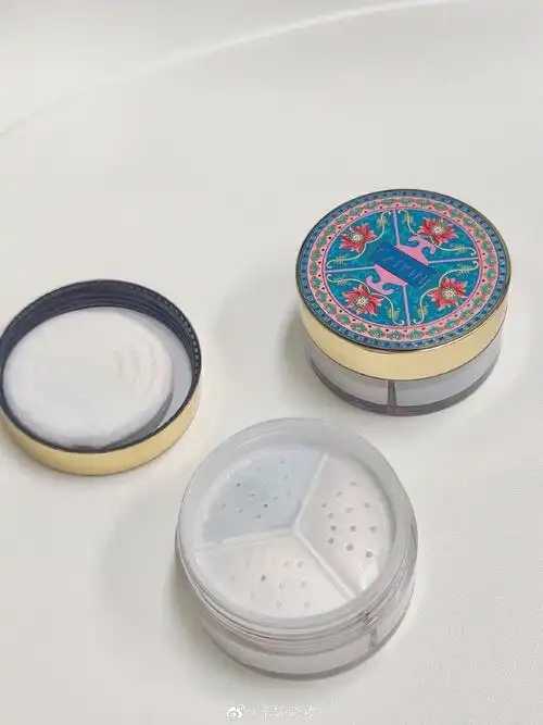 矿物质蜜粉和传统蜜粉有什么区别 矿物质蜜粉和传统蜜粉有什么区别