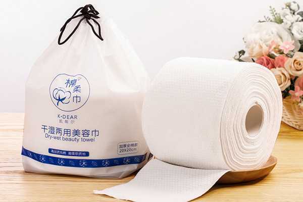 洗脸巾是抽的好还是卷的好?洗脸巾用来洗脸还是擦脸 洗脸巾是抽的好还是卷的好?洗脸巾用来洗脸还是擦脸