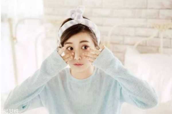 质地黏稠的化妆水补水效果更好吗