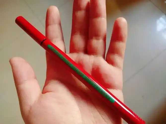 眼线笔分为哪几种刷头?不同刷头的眼线笔的功效 眼线笔分为哪几种刷头?不同刷头的眼线笔的功效