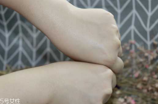 薇诺娜保湿喷雾成分有什么 小分子更易吸收