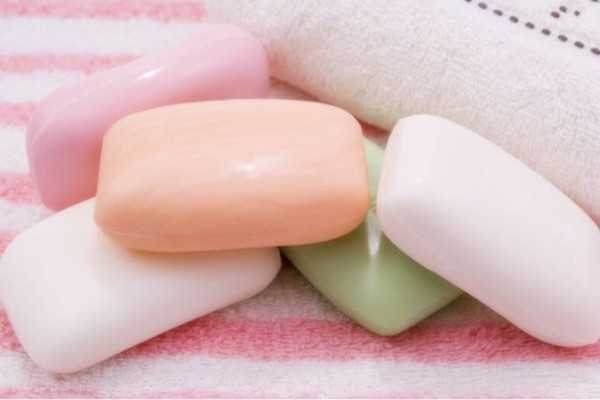 香皂洗脸会毛孔粗大吗?香皂洗脸能去黑头吗 香皂洗脸会毛孔粗大吗?香皂洗脸能去黑头吗