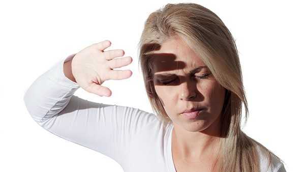 眼睛旁边的脂肪粒怎么消除?教你3招消除眼部脂肪粒 眼睛旁边的脂肪粒怎么消除?教你3招消除眼部脂肪粒