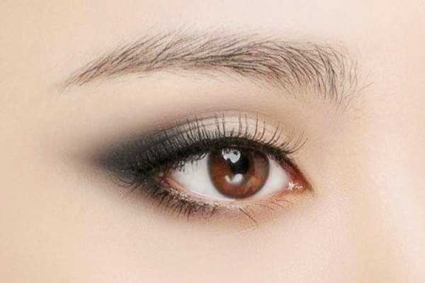 假睫毛可以夹吗 假睫毛可以夹吗