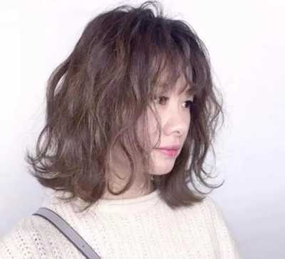 齐肩卷发图片2024最新款女生 齐肩卷发图片2024最新款女生