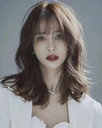 齐肩卷发图片2024最新款女生 齐肩卷发图片2024最新款女生