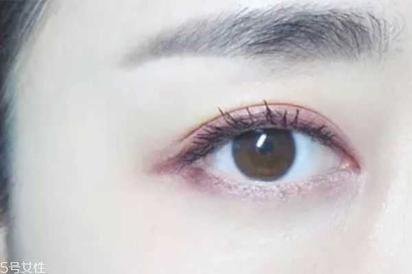 粉紫色眼妆怎么画？粉色和紫色眼影的画法