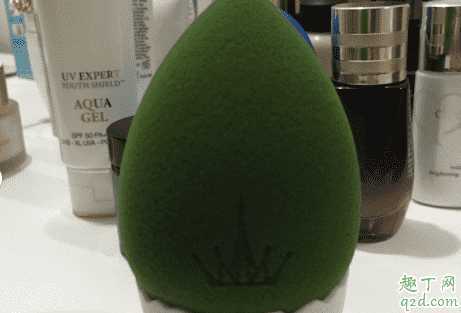 三月兔美妆蛋和尔木萄哪个好 三月兔和尔木萄美妆蛋使用对比3