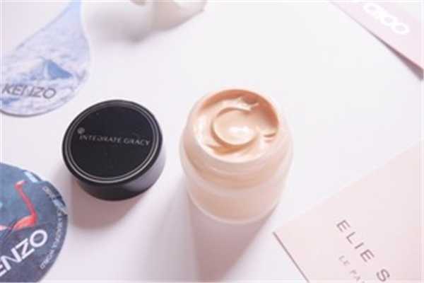 遮瑕用刷子还是美妆蛋？遮瑕的正确用法