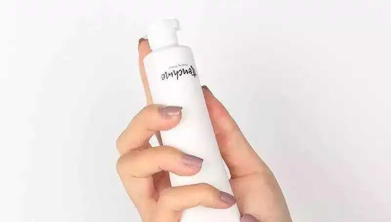 使用精华乳后是否可以立即上妆