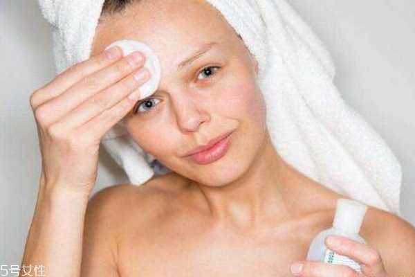 干皮适合什么卸妆产品 干皮适合什么卸妆产品