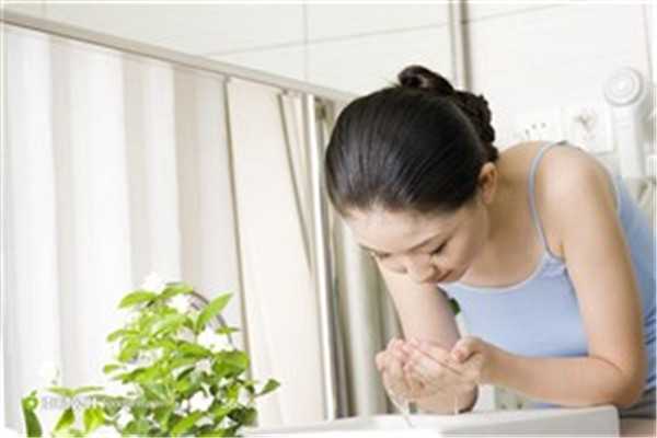 蜂蜜洗脸能祛斑吗