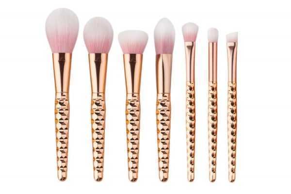 化妆刷子是不是越软越好 化妆刷子是不是越软越好