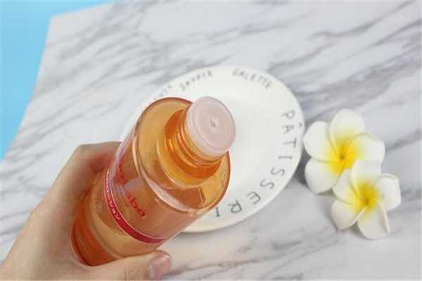 收敛水和爽肤水有什么区别