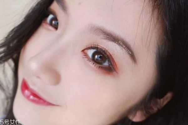 先画眼妆还是先戴美瞳？先戴美瞳还是先化眼妆