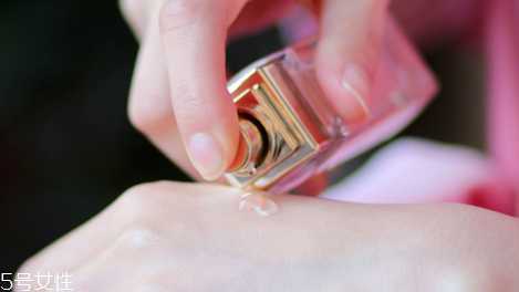 30岁以上用什么精华液好