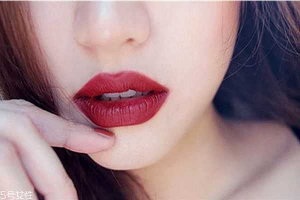 复古红口红适合什么肤色？复古红口红适合什么年龄