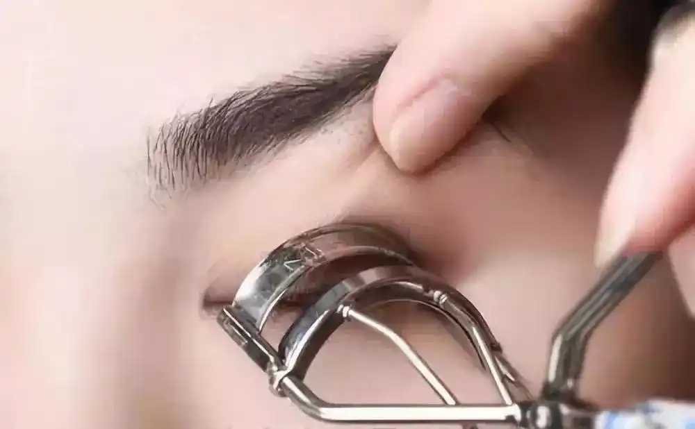 睫毛夹安装方法