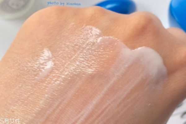 资生堂白胖子含酒精吗