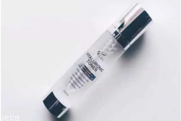 女生油性皮肤怎么改善 油皮清爽保湿水乳推荐