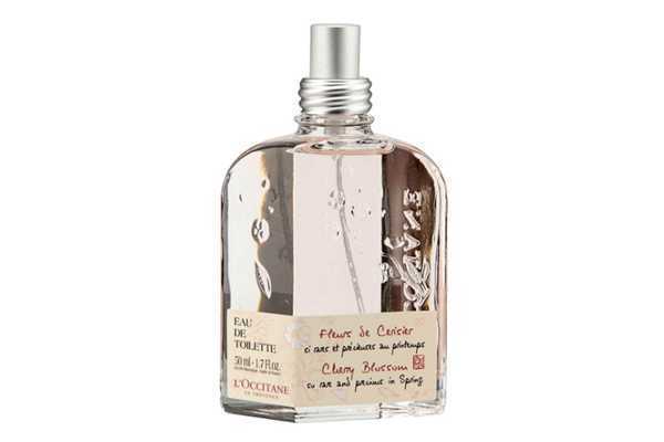 香水可以喷头发上吗 香水可以喷头发上吗