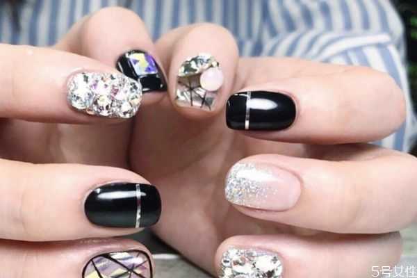 指甲油放太久太粘稠了怎么办 指甲油放太久太粘稠了怎么办