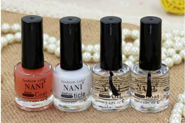 指甲油底油亮油区别