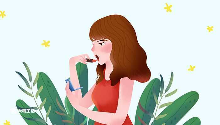 口红跟唇釉的区别 口红跟唇釉的区别