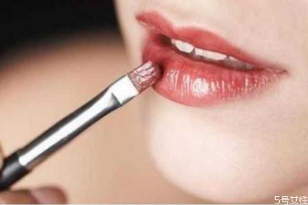 不会涂口红怎么办？新手怎么涂口红
