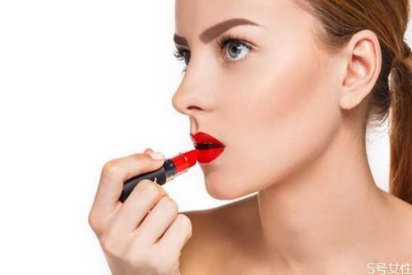 夏天口红要放冰箱里吗?新买的口红放冰箱吗 夏天口红要放冰箱里吗?新买的口红放冰箱吗