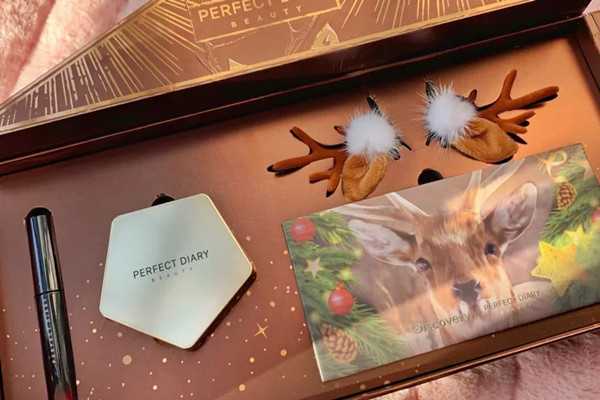 完美日记钻石高光有几个颜色?哪个适合日常用 完美日记钻石高光有几个颜色?哪个适合日常用