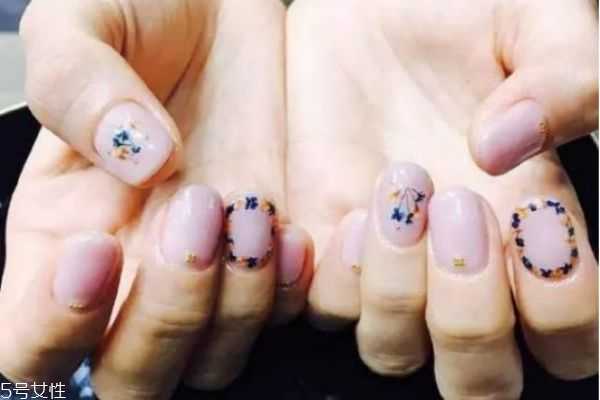 干花美甲有哪些？干花美甲图片大全