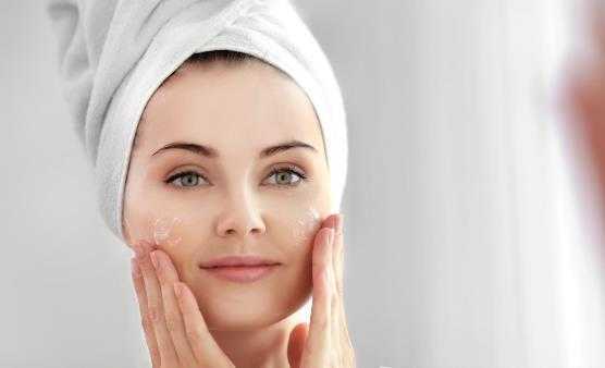 冬季油性皮肤如何控油补水