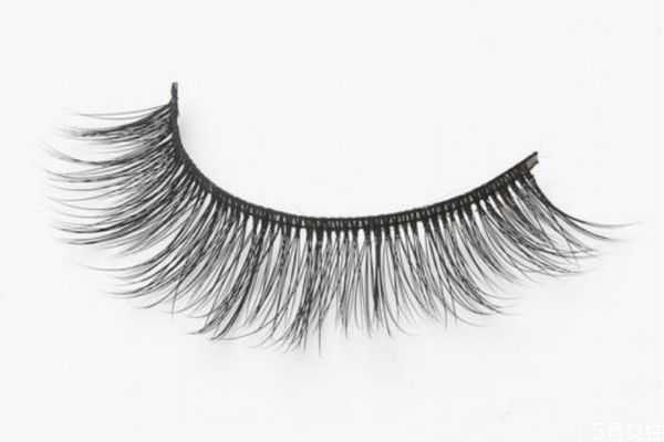 假睫毛可以用洗面奶洗吗？假睫毛如何清洗