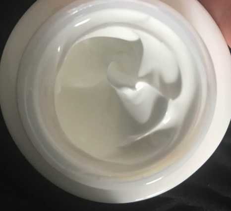 谢馥春玉颜霜怎么样? 谢馥春玉颜霜怎么样?