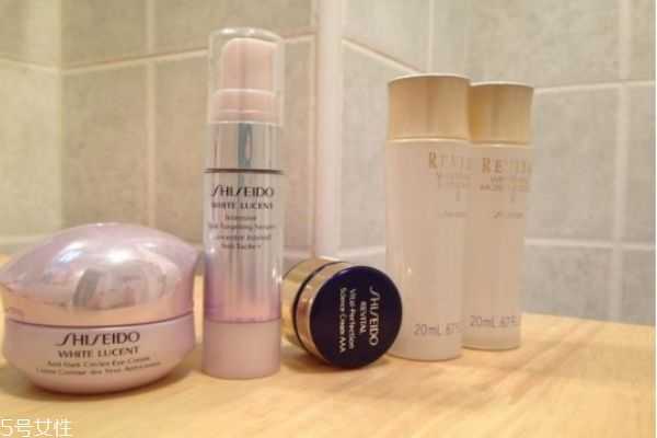 乳和霜哪个可以不用 乳和霜只用一种行吗