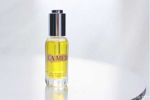 精油怎么用在脸上？脸部精油的使用方法