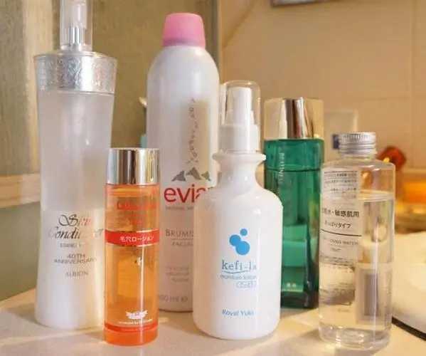 爽肤水在什么时候用