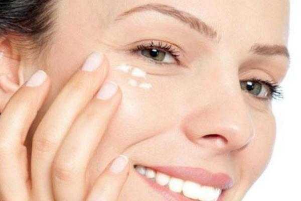 眼部细纹可以热敷吗