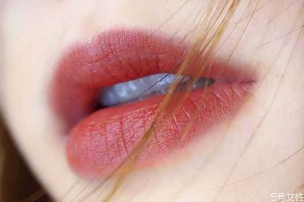 唇部护理怎么做?秋冬季如何护理唇部